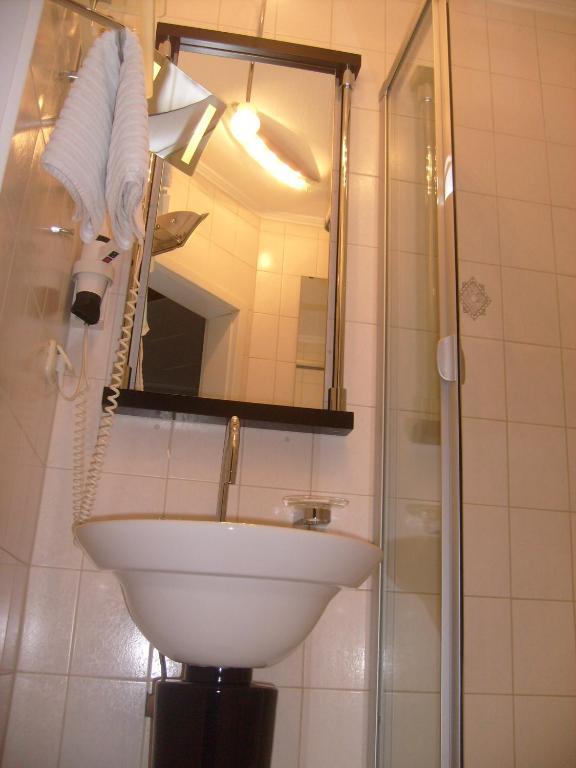 Geniesserhotel Lodner Lauingen Phòng bức ảnh